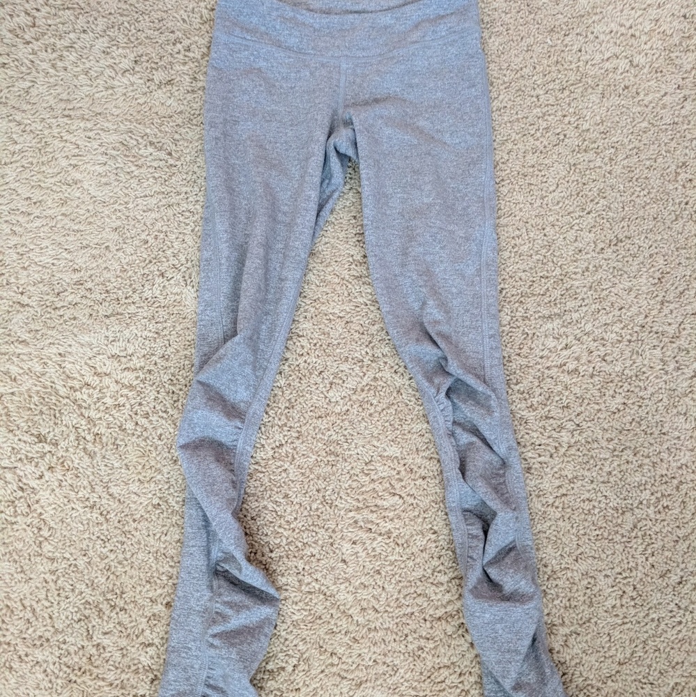 Iviva Leggings With Ruffle Bottoms